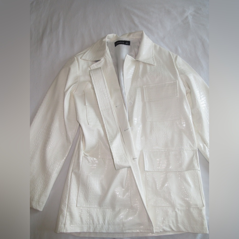 LIONESS - White Jacket - Never worn